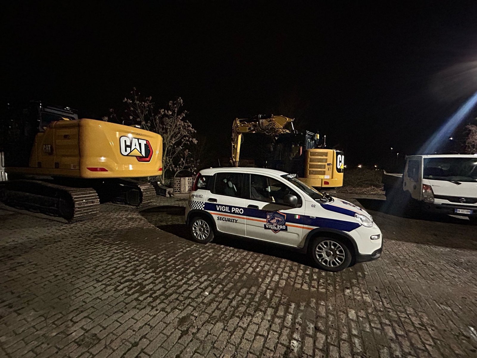 Vigilanza notturna per aziende: proteggi la tua attività quando è chiusa
